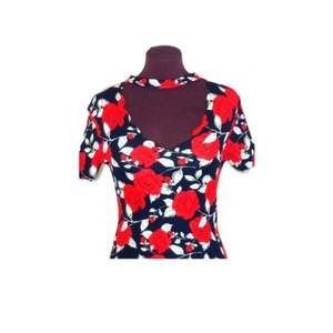 Shien Women's Red Flower Scalloped Top, Size Medium.